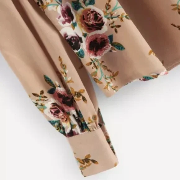 Macy’s Floral Chiffon Pleated Blouse - Picture 4 of 8